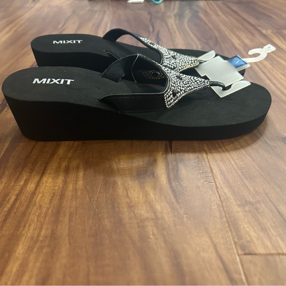NWT Mixit diamonds and Pearls Black and Silver Women's Sandals Flip Flops - Picture 4 of 10